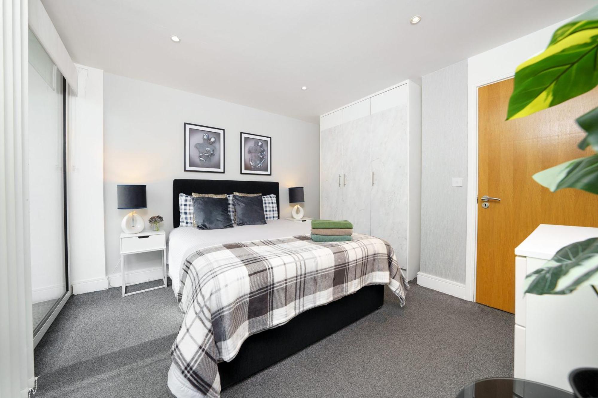 Cobalt Point 2 Apartment Лондон Екстериор снимка