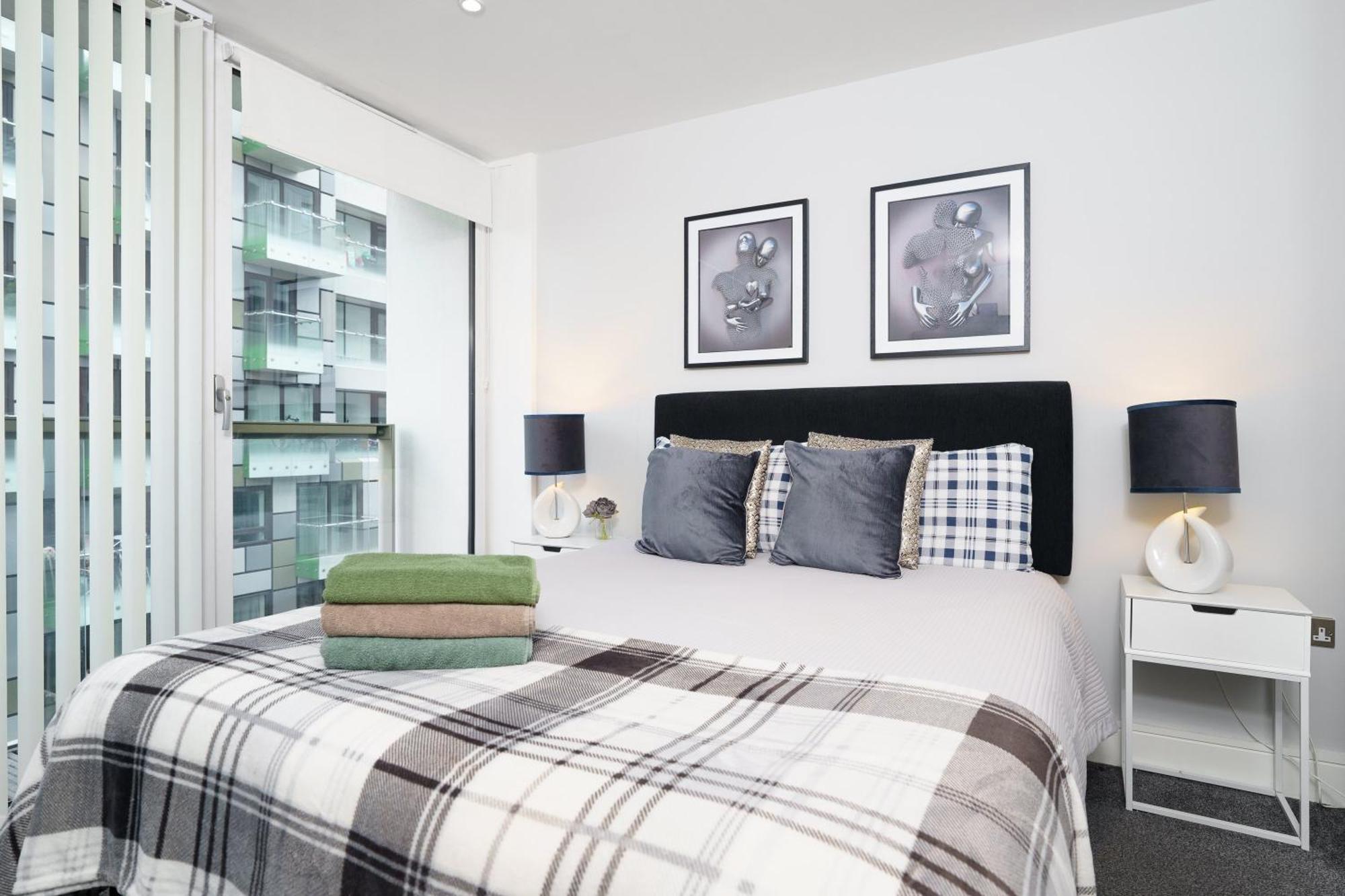 Cobalt Point 2 Apartment Лондон Екстериор снимка