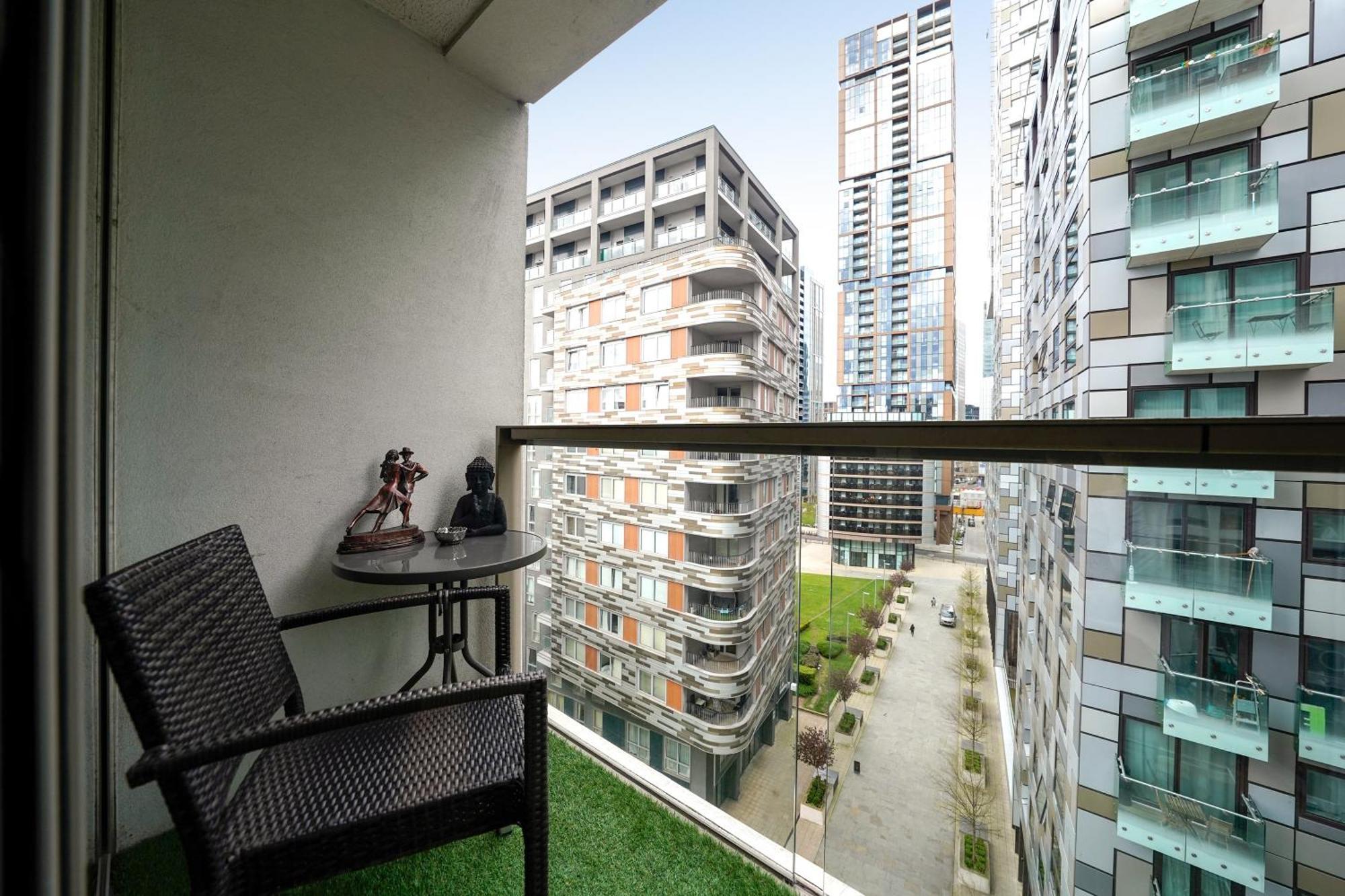 Cobalt Point 2 Apartment Лондон Екстериор снимка